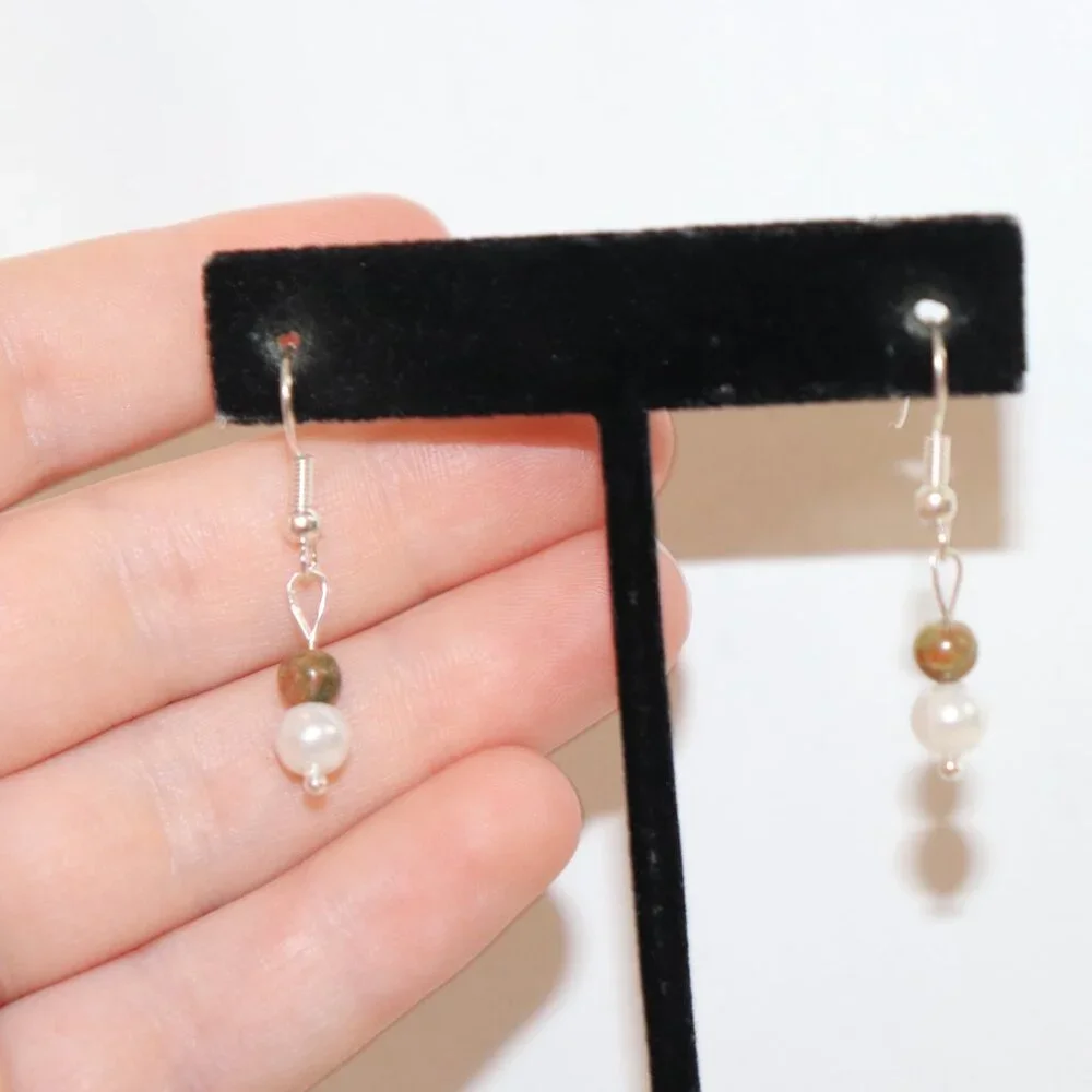 🧡🔮🌿 UNAKITE & PEARL DANGLE EARRINGS · 1.25